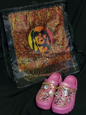 Womens sz 9 Skechers Archfit Bling Snoop Dogg Croc Sandals w/backpack